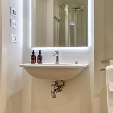 Domus Santa Croce * بيرغامو